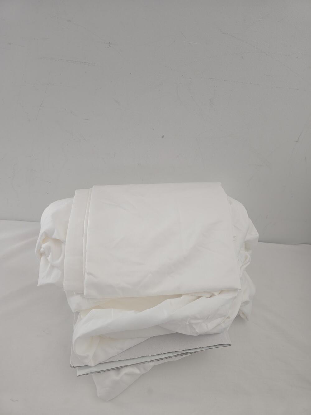 QUEEN SIZE Kirkland Signature 680 Thread Count Sheet Set 4 Pcs